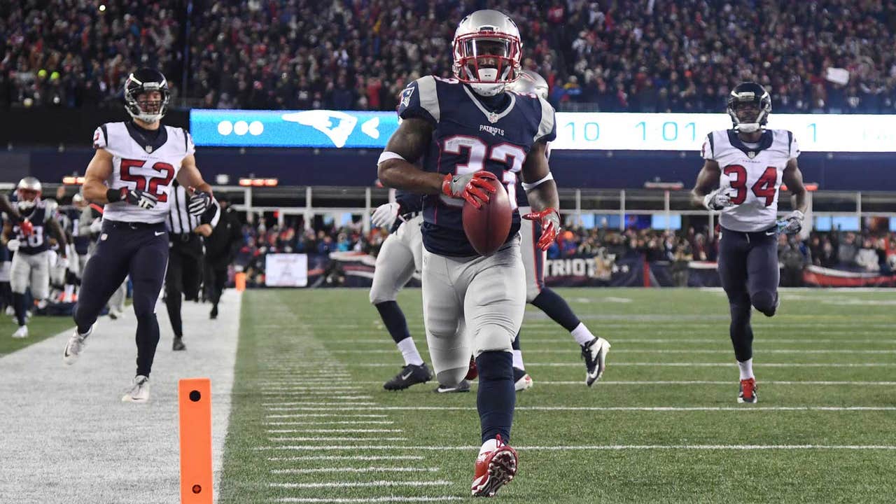 Patriots back to AFC Championship after Lewis' 3 TDs